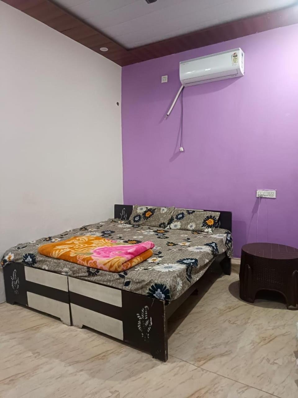 Jay Shree Radhey Home Stay 马图拉 外观 照片