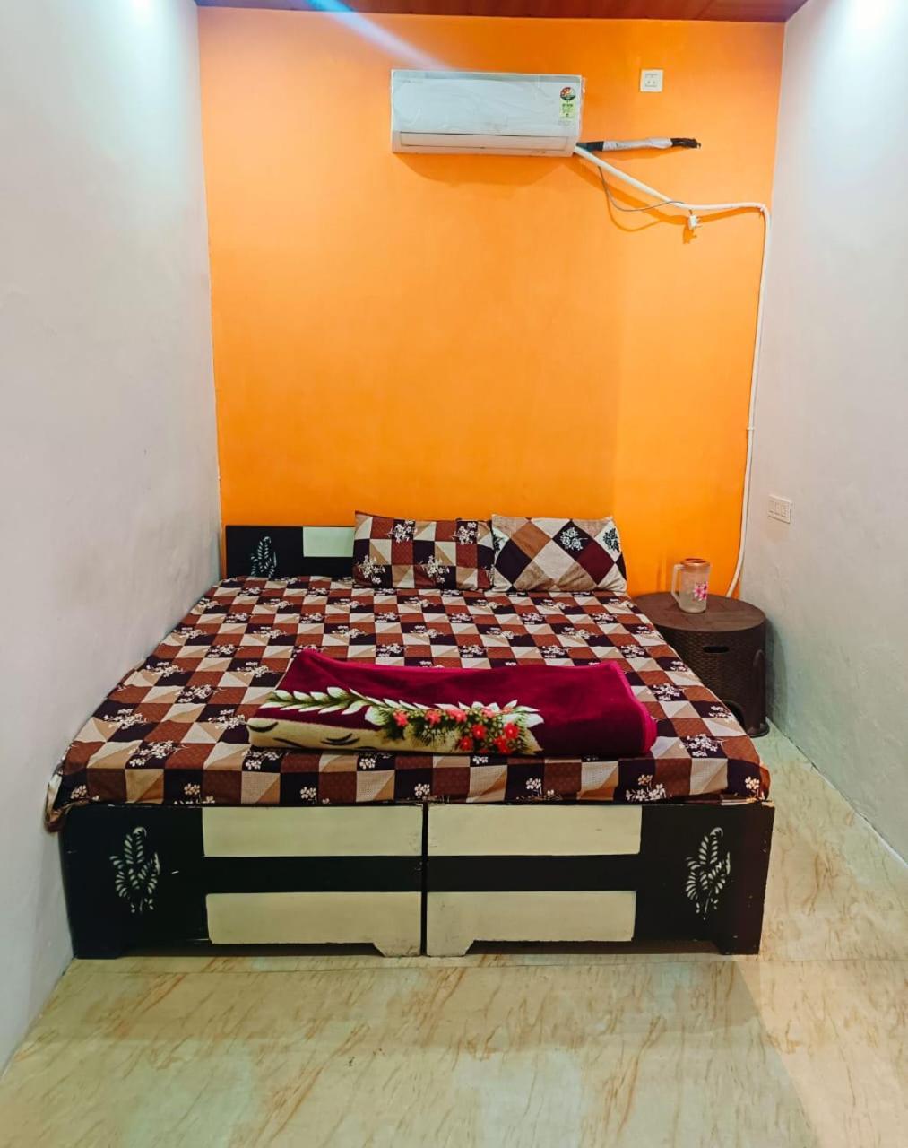 Jay Shree Radhey Home Stay 马图拉 外观 照片