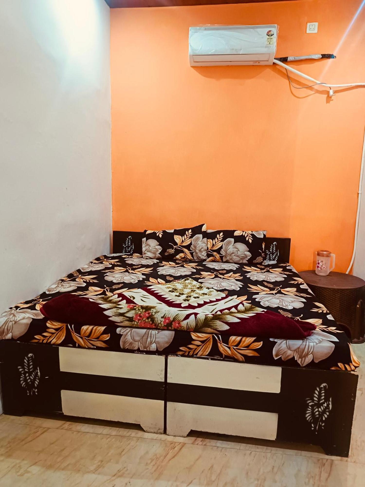 Jay Shree Radhey Home Stay 马图拉 外观 照片