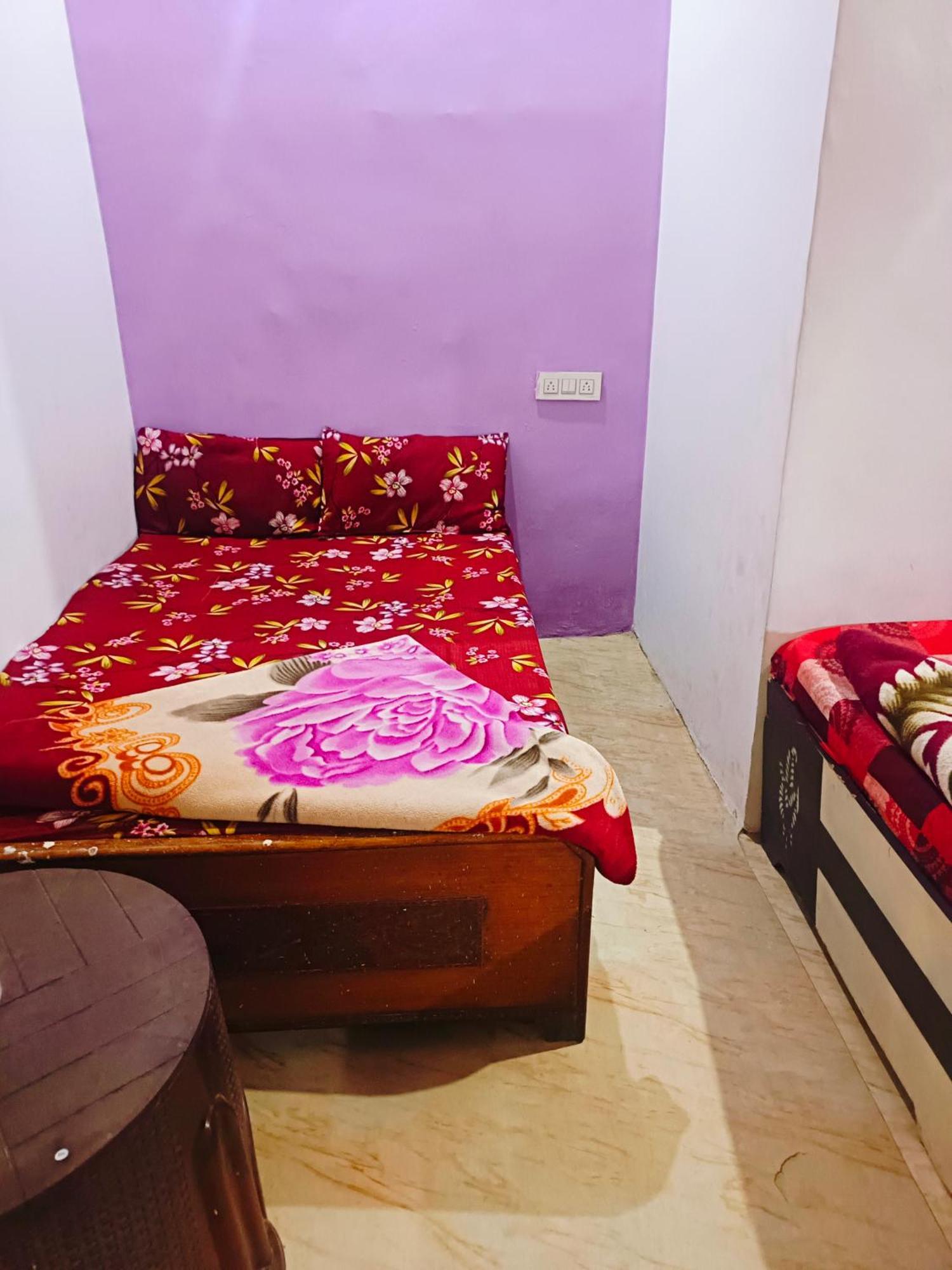 Jay Shree Radhey Home Stay 马图拉 外观 照片